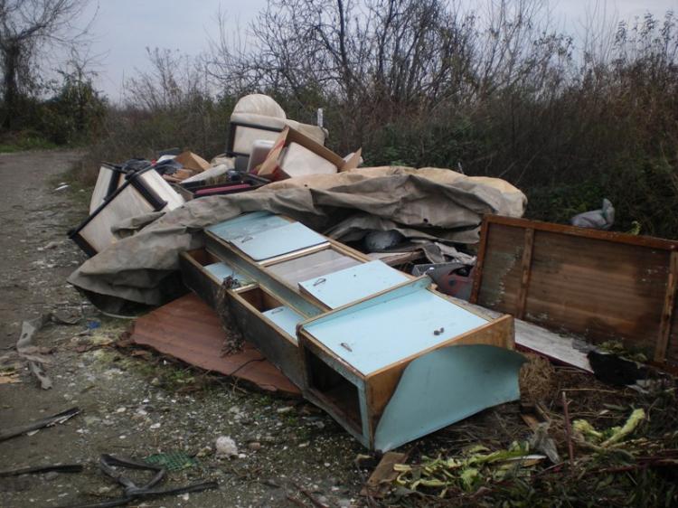 Ανεξέλεγκτη και εκτεταμένη ρύπανση στη Ν. Νικομήδεια