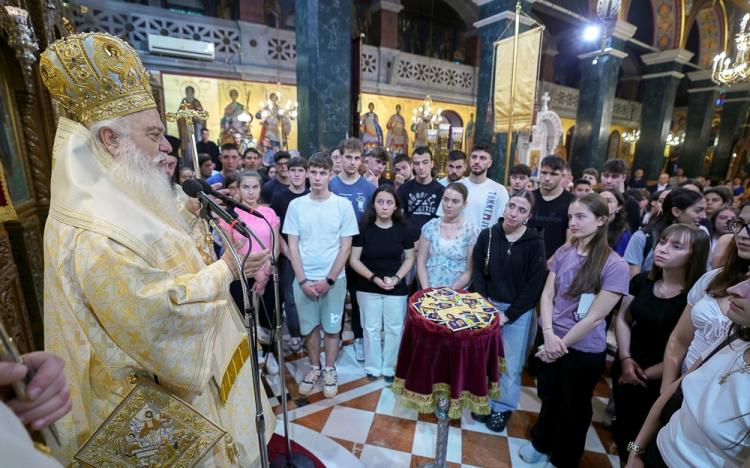 Μητροπολίτης Βεροίας: «Παιδιά μου, είμαστε δίπλα σας!»